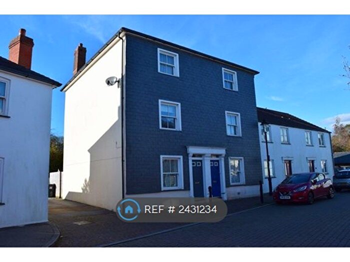 4 Bedroom Semi-Detached House To Rent In Trevail Way, St. Austell, PL25