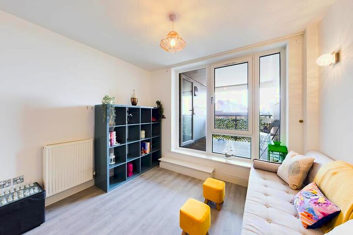 2 Bedroom Flat To Rent In High Street, Southampton SO14