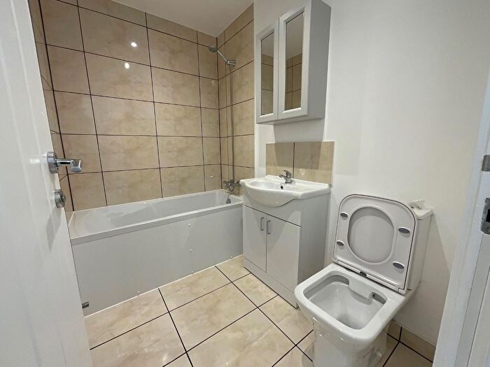 2 Bedroom Flat To Rent In Bell Hill Road, St George, Bristol, BS5