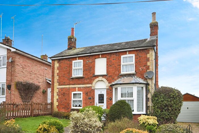 2 Bedroom Cottage For Sale In Mount Pleasant, Halstead, CO9