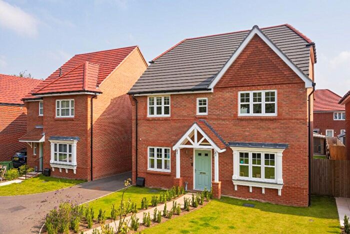 4 Bedroom Detached House For Sale In Beacon Rise, Hungerford, RG17