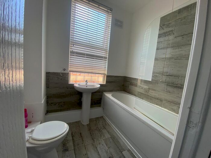 2 Bedroom Flat To Rent In Linacre Road, Liverpool, L21