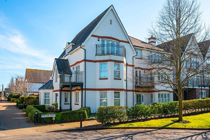 5 Bedroom Semi-Detached House For Sale In Railton Road, Queen Elizabeth Park, Guildford, GU2