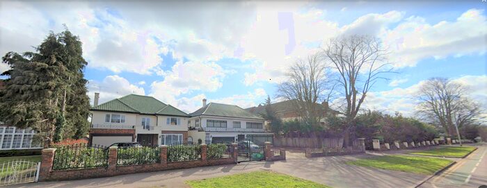 4 Bedroom Town House To Rent In Meadow Walk, Snaresbrook/Wanstead E18