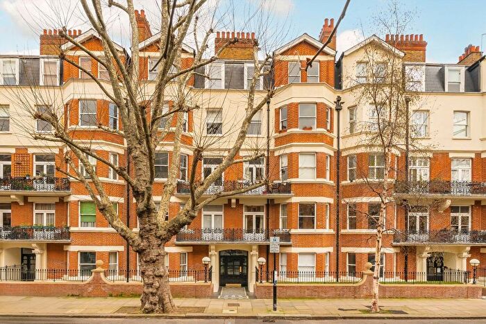 2 Bedroom Flat For Sale In Wymering Road, Maida Vale, W9