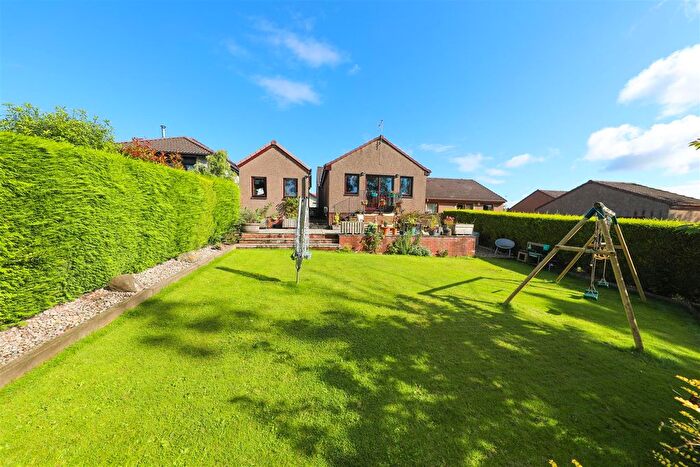4 Bedroom Semi-Detached Bungalow For Sale In Strathdon Park, Glenrothes, KY6