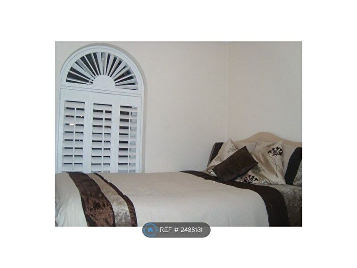 2 Bedroom Flat To Rent In Labrador Quay, Salford, M50