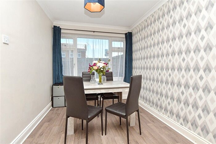 2 Bedroom End Terrace House For Sale In Ambleside, Sittingbourne, Kent, ME10