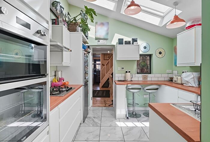 2 Bedroom End Of Terrace House For Sale In Sandy Lane North, Wallington, SM6