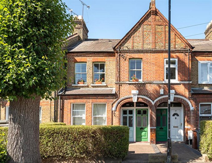 2 Bedroom Flat For Sale In Warner Road, Walthamstow, E17