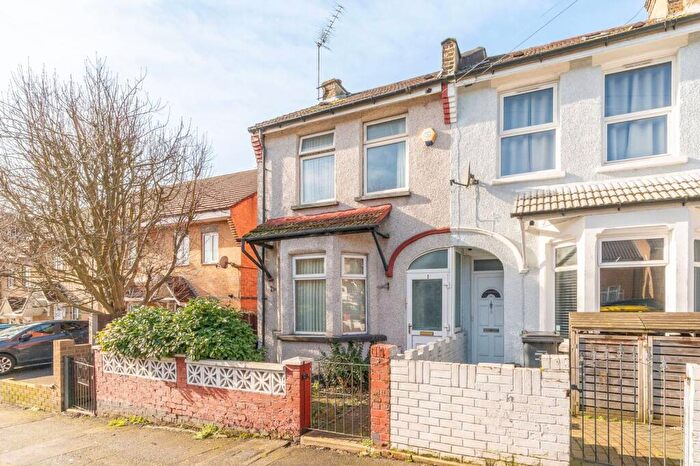 2 Bedroom House For Sale In Ladbrooke Road, South Norwood, London, SE25
