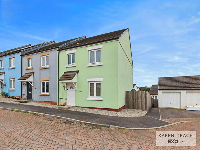 3 Bedroom Semi-Detached House For Sale In Fortune Drive, Par, PL24