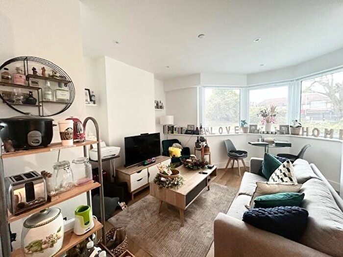 2 Bedroom Apartment To Rent In Papermill House, Romford, RM1