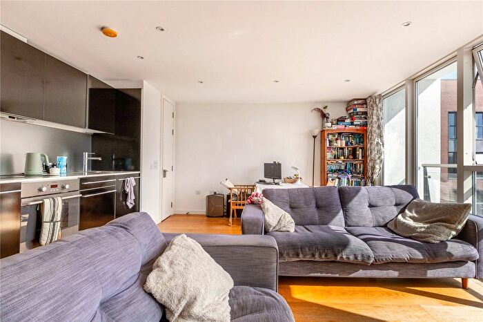 2 Bedroom Flat For Sale In Airpoint, Skypark Road, BS3