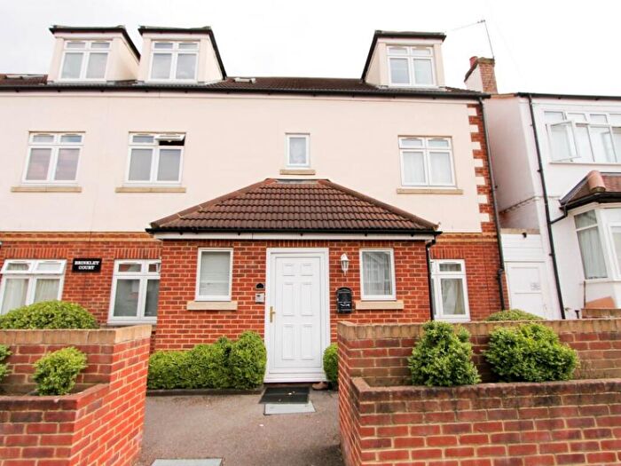 1 Bedroom Flat For Sale In Brinkley Court, Brinkley Road, Worcester Park, KT4