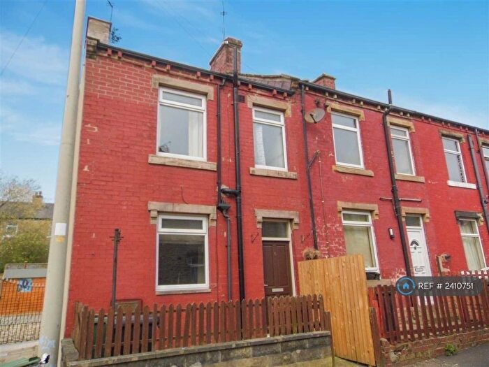 1 Bedroom Terraced House To Rent In Batley Street, Moldgreen, Huddersfield, HD5