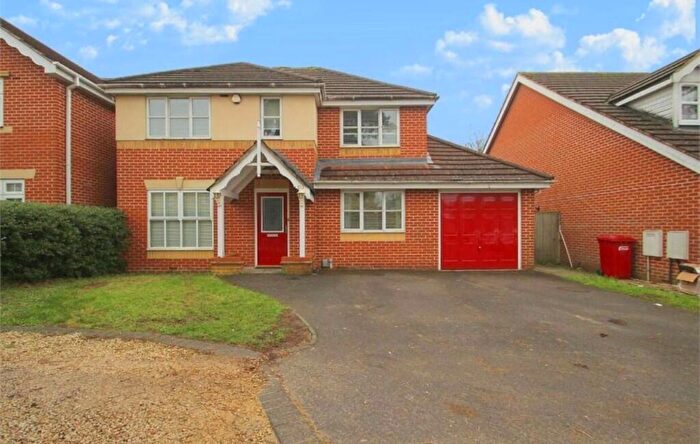 3 Bedroom Detached House To Rent In Hurworth Avenue, Slough, Berkshire, SL3