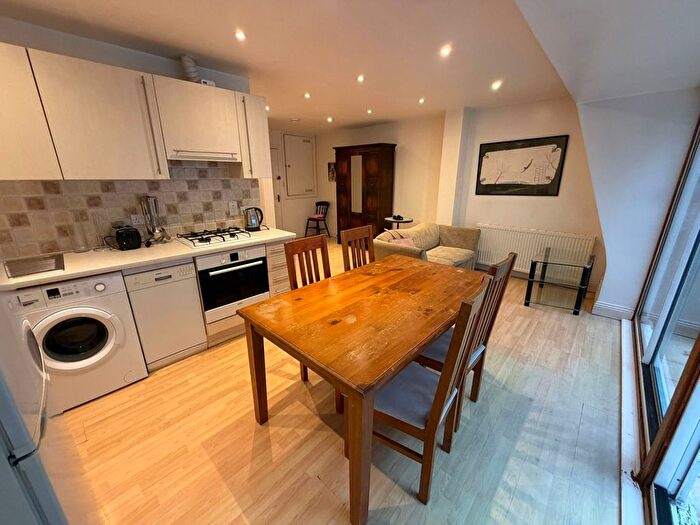 1 Bedroom Flat To Rent In Chiswick High Road, London, W4