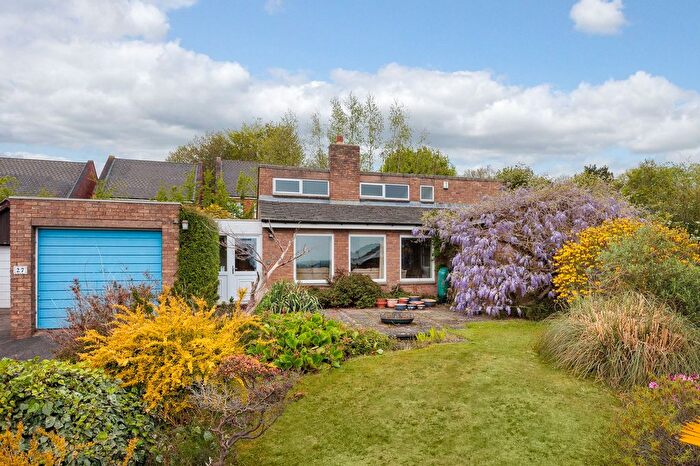 3 Bedroom Bungalow For Sale In Oathills Close, Tarporley, CW6