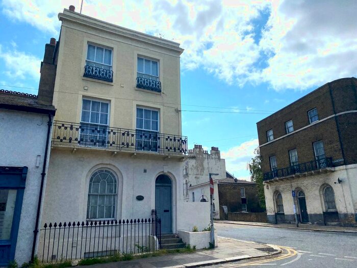 Studio To Rent In The Terrace, Gravesend, DA12