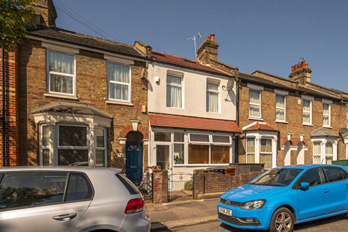 5 Bedroom Terraced House For Sale In Chester Road, Walthamstow, London, E17