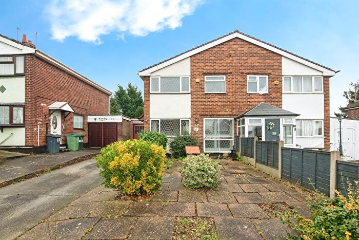 3 Bedroom Semi Detached House For Sale In Hillcrest Avenue, Great Barr, Birmingham, B43