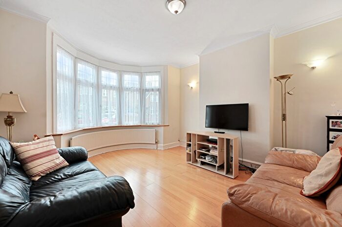 3 Bedroom Semi-detached House For Sale In Cambridge Road, Harrow, HA2