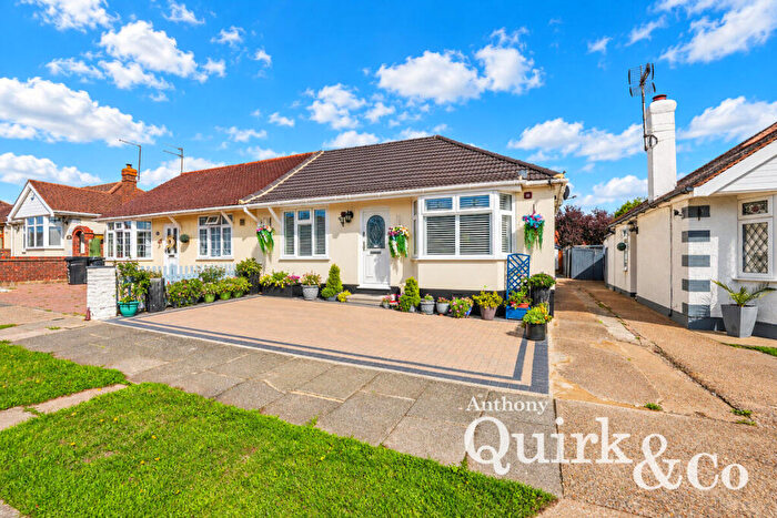 2 Bedroom Semi-Detached Bungalow For Sale In Avondale Road, Basildon, SS16