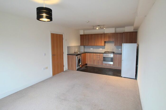 2 Bedroom Flat To Rent In Lagentium Plaza, Castleford, West Yorkshire, WF10