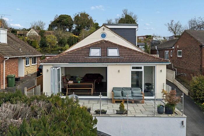 4 Bedroom Detached House To Rent In New Road, Marlow, SL7