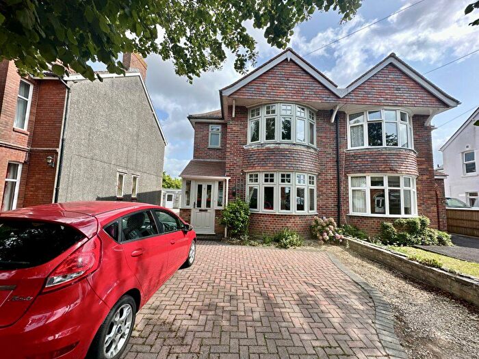 3 Bedroom Semi-Detached House For Sale In Hillgrove Avenue, Yeovil, Somerset, BA20