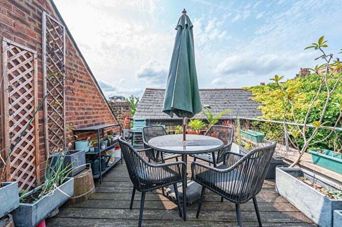 2 Bedroom Property For Sale In Greenwich High Road, Greenwich, London, SE10