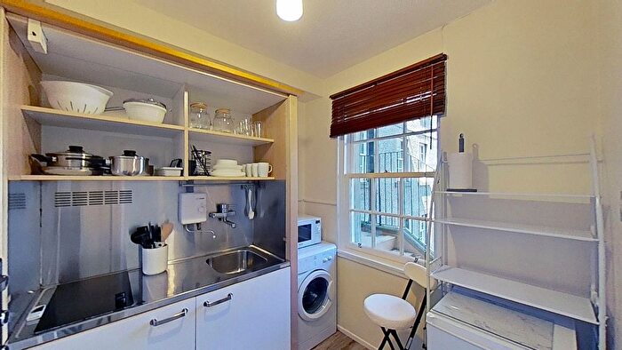 1 Bedroom Flat To Rent In Websters Land, Grassmarket, Edinburgh, EH1
