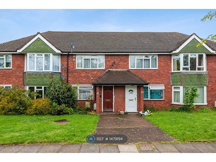 2 Bedroom Flat To Rent In Sterling Avenue, Edgware, HA8