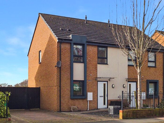 4 Bedroom Semi Detached House For Sale In St.Matthias Road, Nottingham, NG3