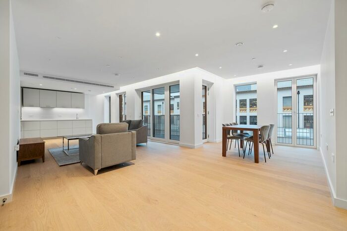 2 Bedroom Flat To Rent In Phoenix Place, London WC1X