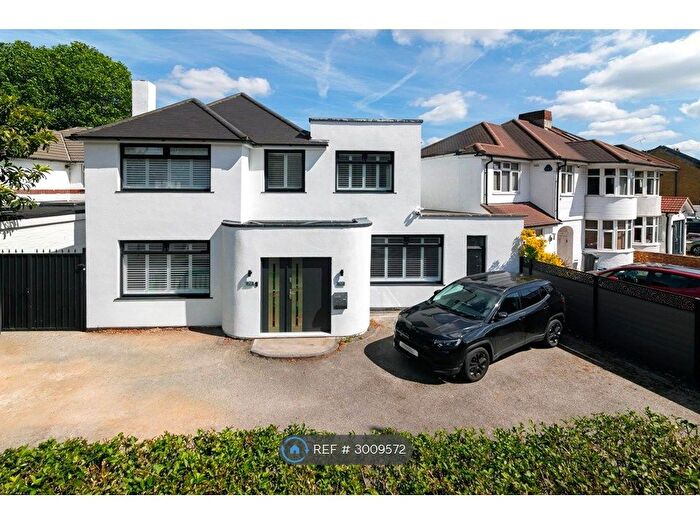 6 Bedroom Detached House To Rent In Hounslow Road, Feltham, TW14