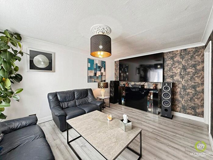 3 Bedroom End Of Terrace House For Sale In Amersham Grove, Burnley, BB10