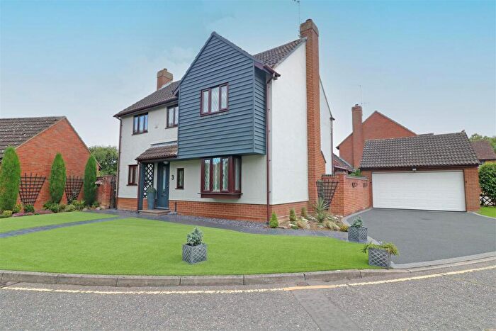4 Bedroom Detached House For Sale In Rookery Close, Hatfield Peverel, Chelmsford, CM3