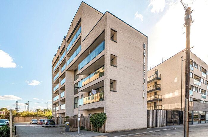 2 Bedroom Flat For Sale In Blyth Road, Hayes, UB3