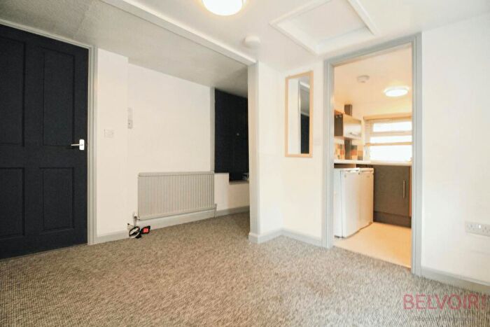 3 Bedroom Flat To Rent In North Sherwood Street, Nottingham, NG1