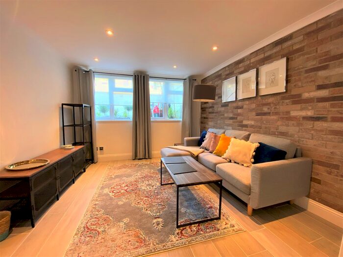 1 Bedroom Flat To Rent In King Street, Chiswick, London, W6