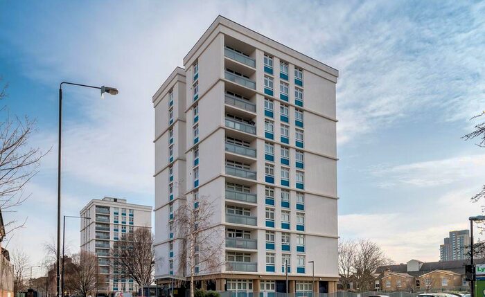 2 Bedroom Flat To Rent In Bromley High Street, Bow, Mile End, London, E3