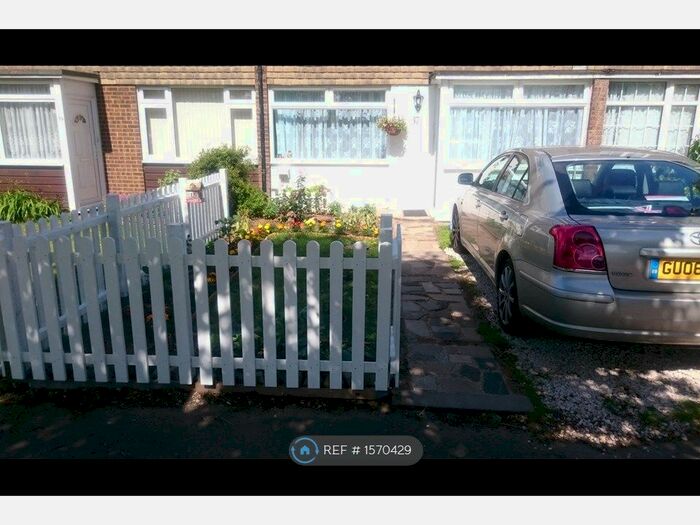 3 Bedroom Terraced House To Rent In Chilsey Green Road, Surrey, KT16