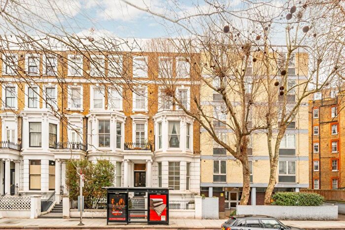2 Bedroom Flat For Sale In Earls Court Road, Kensington, W8