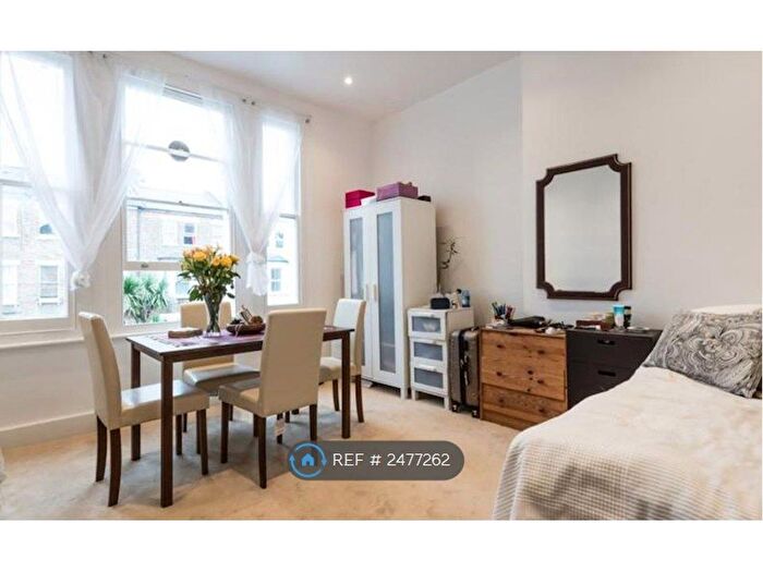 1 Bedroom Flat To Rent In Coningham Road, London, W12