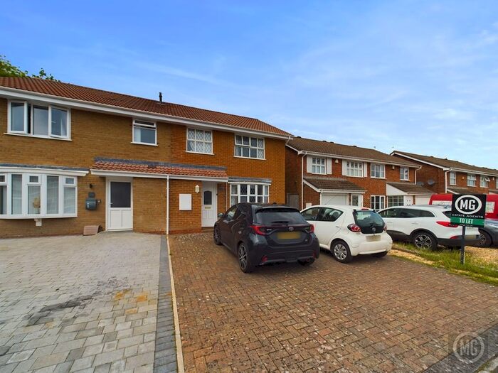 4 Bedroom Semi-Detached House To Rent In Stoneberry Road, Bristol, BS14