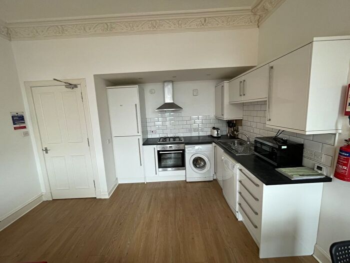 3 Bedroom Flat To Rent In Blackness Road, DD2