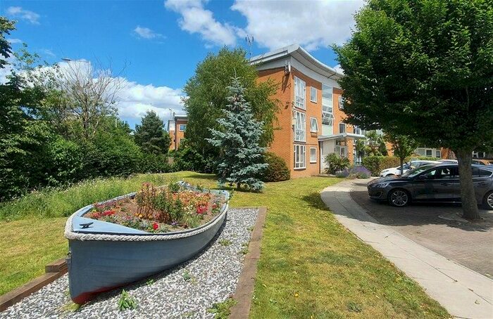 1 Bedroom Flat To Rent In Grimsby Grove, North Woolwich, E16