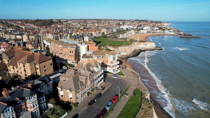 2 Bedroom Flat To Rent In Western Esplanade, Broadstairs, CT10